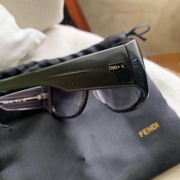 Fendi Sunglasses w/ Dust Bag - Picture 5 of 8